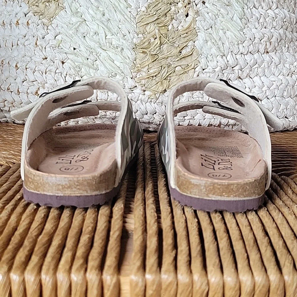 NWOT, Lily & Dan camo sandals, size 7/8
